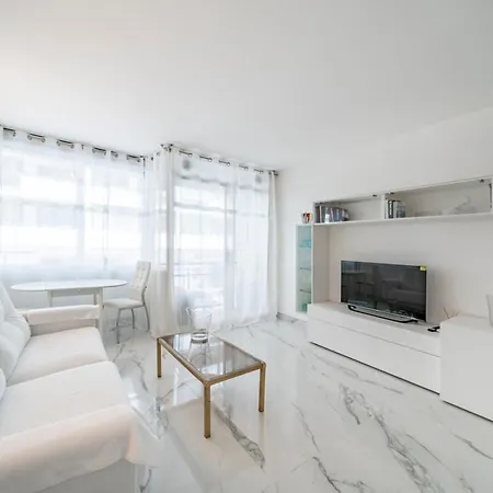 2-3 Bedroom Ideally Located Cannes
